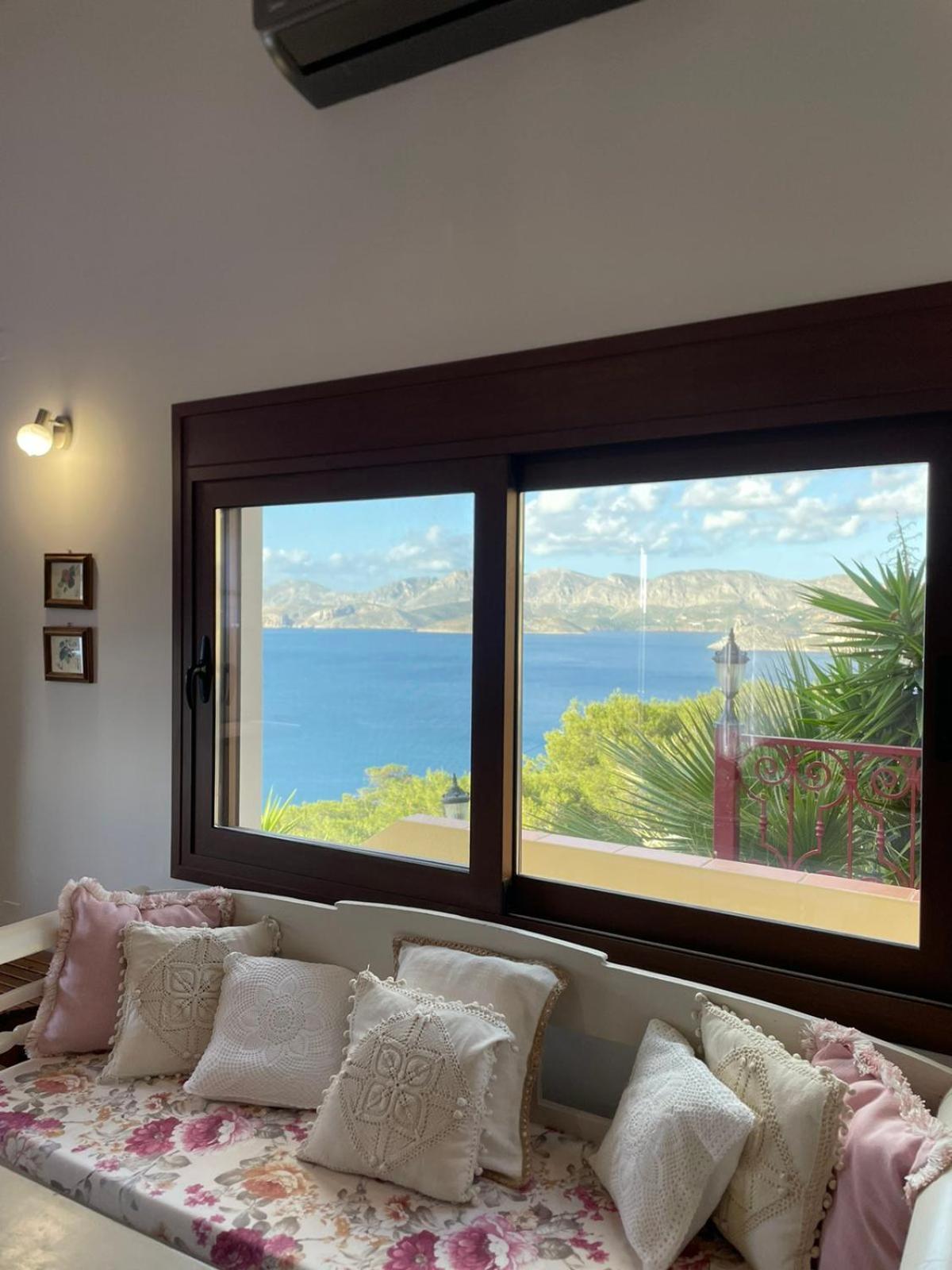Villa Next To The Sea!! Myrties Bagian luar foto